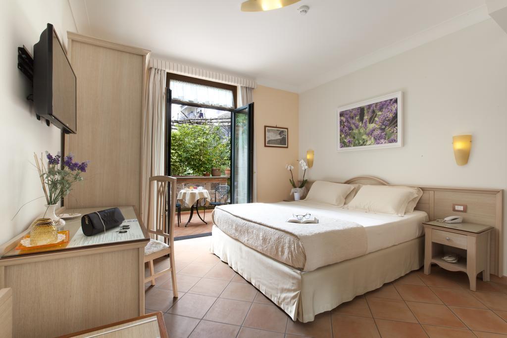 Relais Villa Angiolina Соренто Екстериор снимка